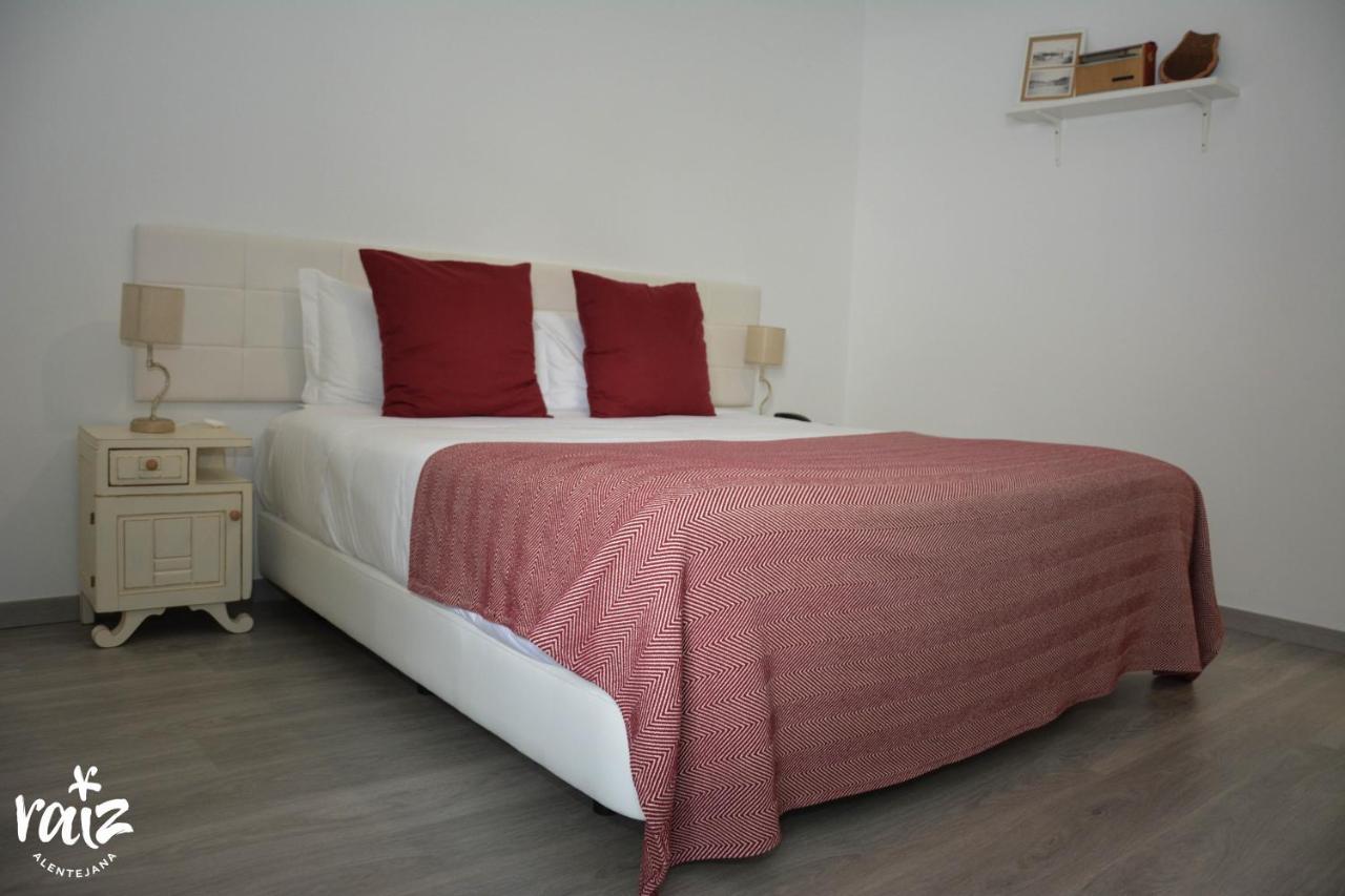 Raiz Alentejana Bed and Breakfast Reguengos de Monsaraz Exteriör bild